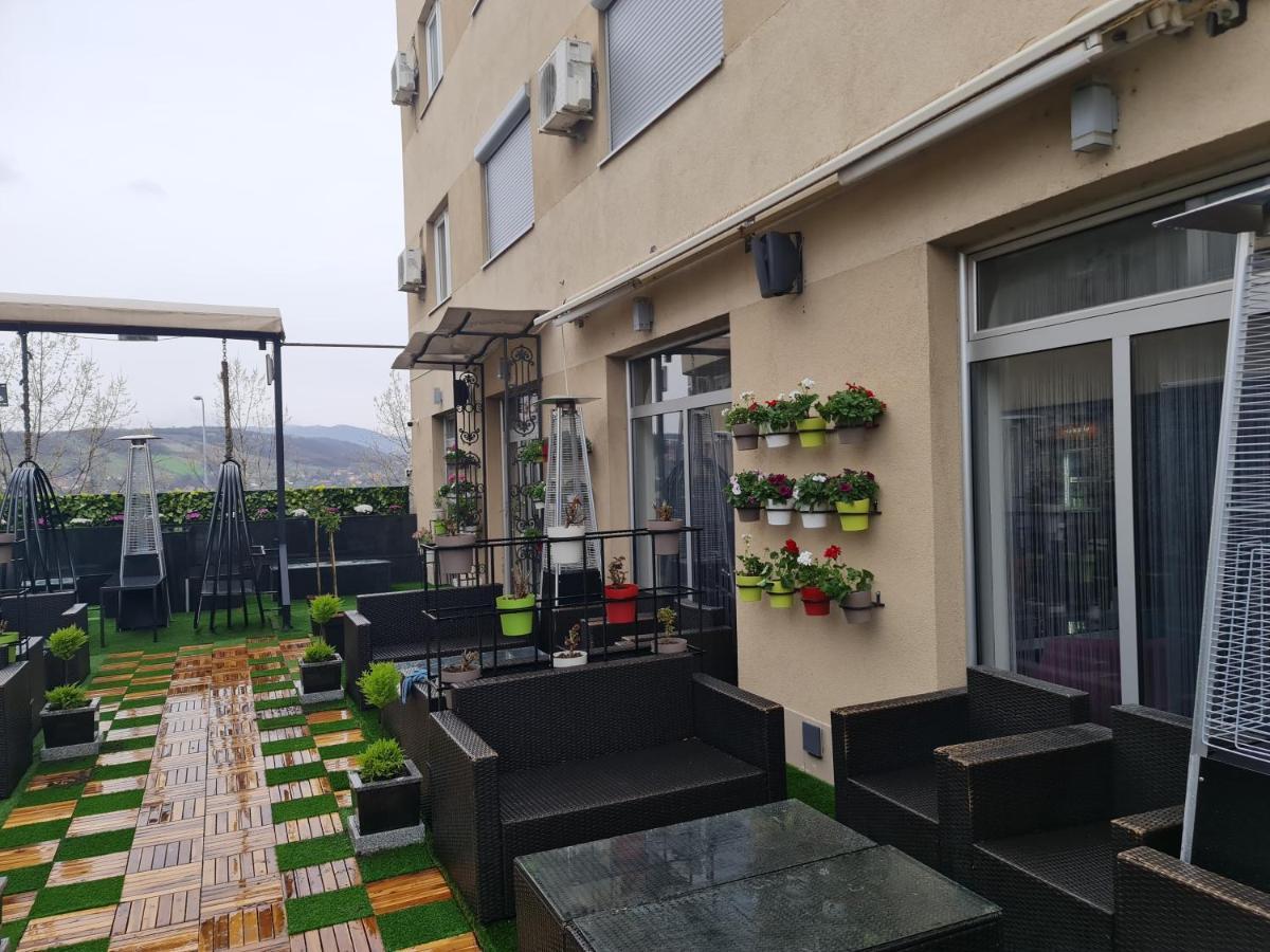 Hotel Tri "O" Topola Exterior foto